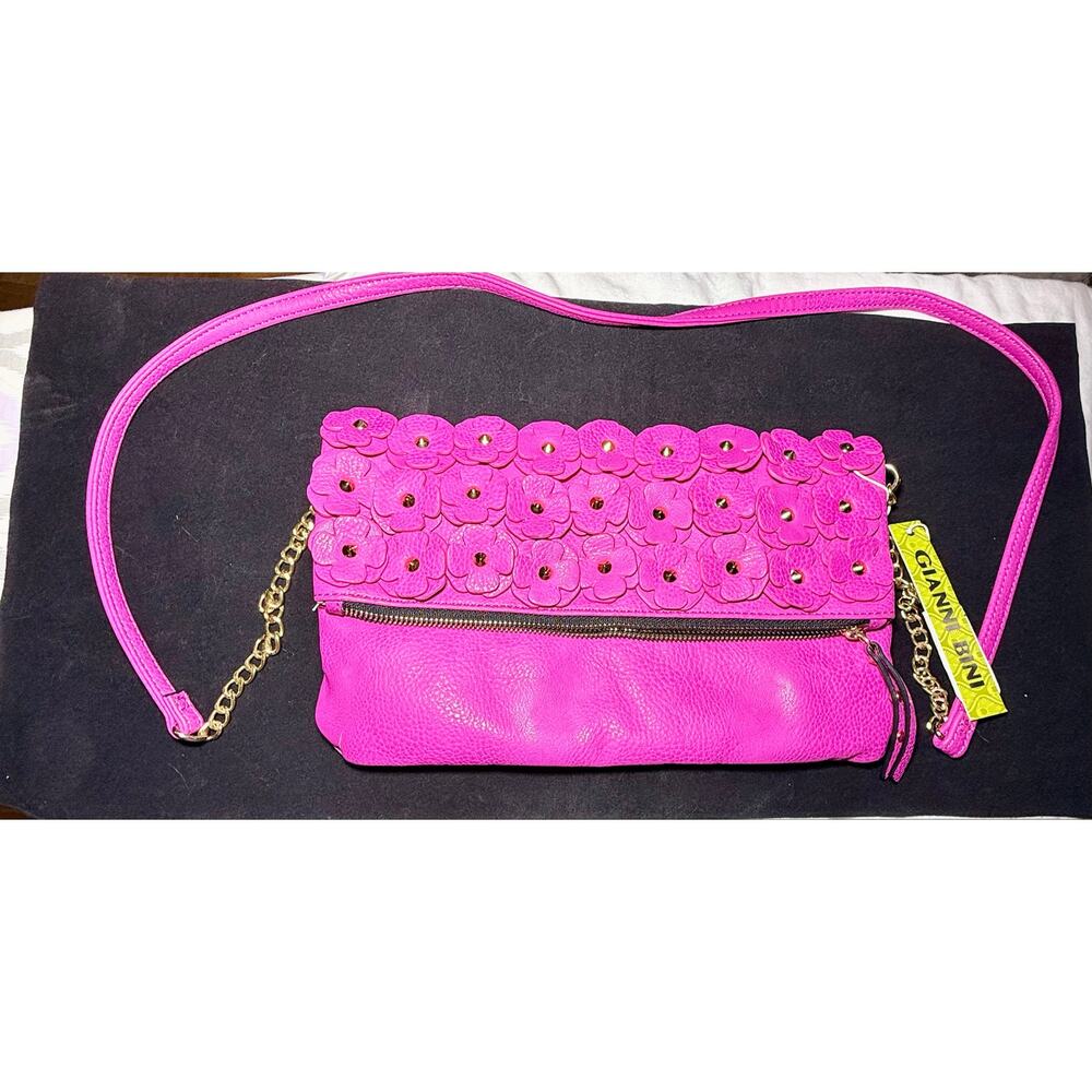 Gianni Bini NWT Hot Pink Floral Appliqué Crossbody Bag Gold Chain - Picture 2 of 15